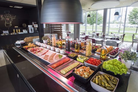 Daily buffet breakfast for a fee