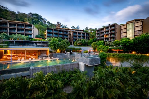 2 outdoor pools, pool umbrellas, sun loungers