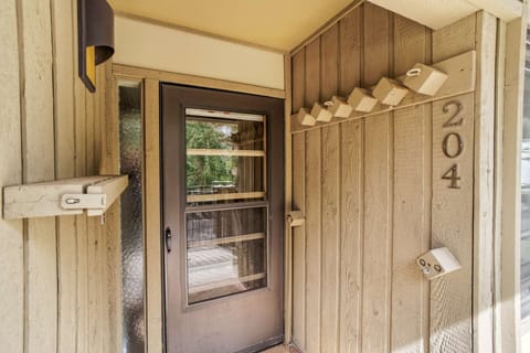 Unit 204 is on the second level and is easily accessed via one flight of stairs or the nearby elevator.