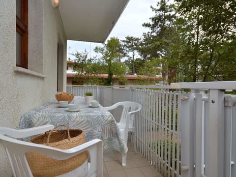 Property, Furniture, Plant, Building, Chair, Wood, Tree, Outdoor Furniture, Table, House