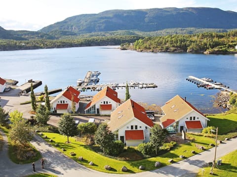 House | Water view