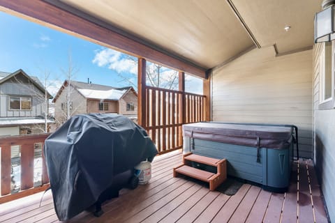 Private balcony with Grill and brand new hot tub.
