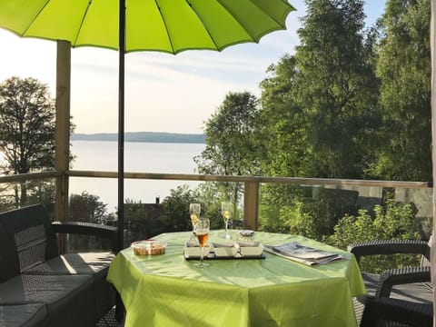 House | Water view