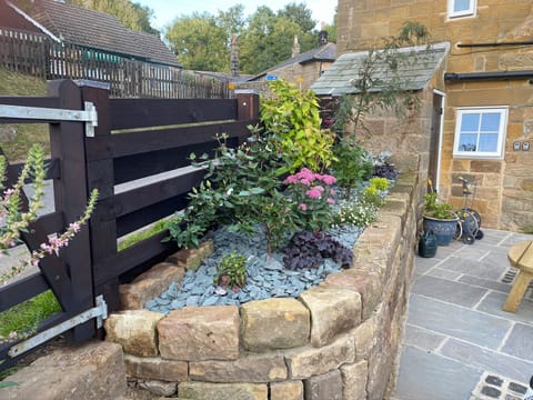 Well maintained planting | Fern Cottage, Lealholm, near Whitby