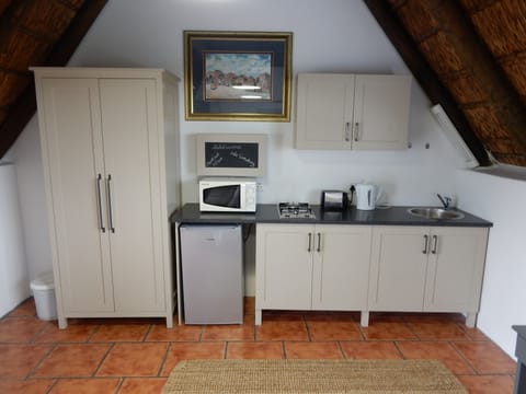 Luxury Double Room, Mountain View | Private kitchenette | Stovetop, electric kettle, cookware/dishes/utensils