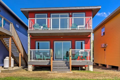 Waldport Vacation Rental | 2BR | 2BA | Stairs Required | 1,325 Sq Ft