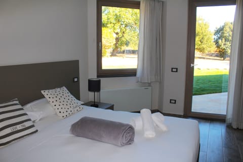 Superior Room | Down comforters, minibar, desk, laptop workspace