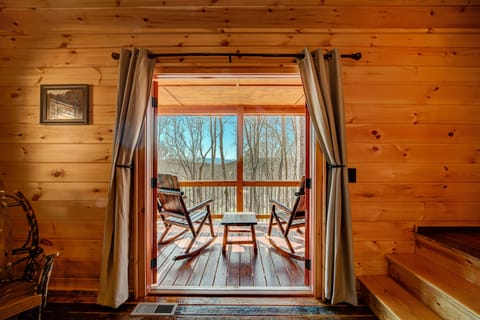 Welcome to Cherokee Ridge Cabin!