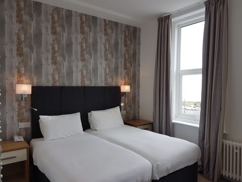 Standard Twin Room | Premium bedding, desk, iron/ironing board, bed sheets