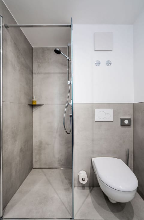 Superior Room | Hypo-allergenic bedding, desk, soundproofing, iron/ironing board