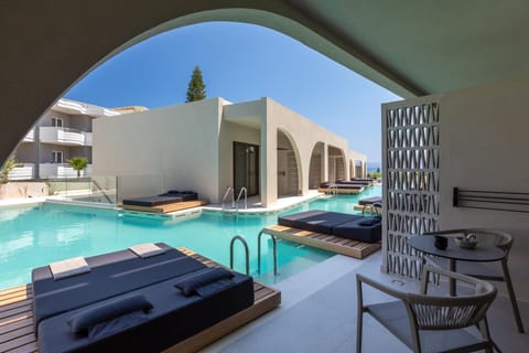 3 outdoor pools, pool umbrellas, sun loungers