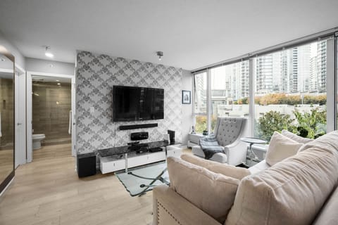 Living room with Queen Pull Out Couch