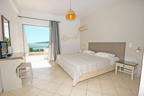 Basic Studio, Sea View | In-room safe, individually decorated, individually furnished