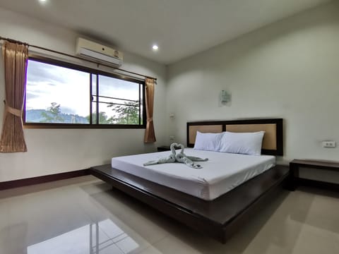 Standard Double Room | Desk, free WiFi