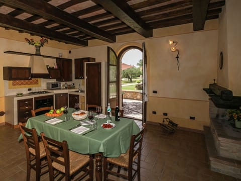 House | Private kitchen | Highchair