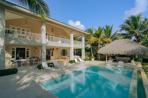 Amazing golf villa at luxury resort in Punta Cana w/ chef, golf carts and bikes (6630)