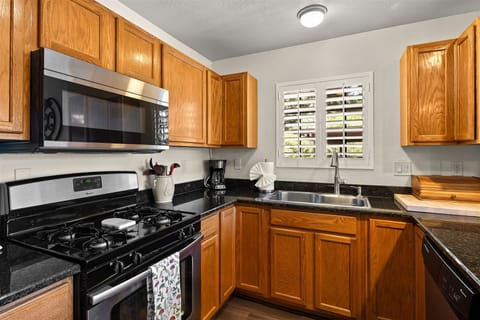 Grasshopper Lane is in a great Sedona location with tranquil red rock views