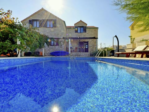 Swimming Pool, Property, Building, House, Real Estate, Resort, Home, Water, Architecture, Estate