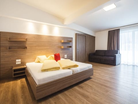 Apartment | 1 bedroom, individually furnished, bed sheets