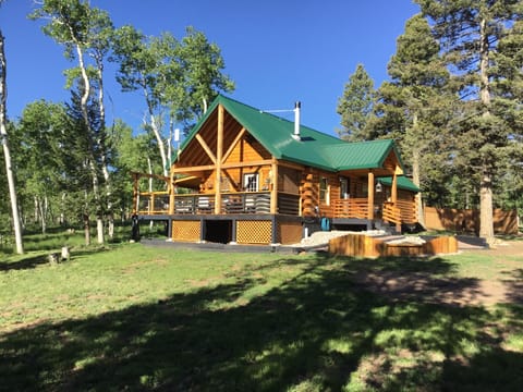 Welcome to our Colorado Saddle Mountain Cabin ❤️