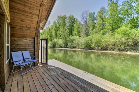 Vancouver Vacation Rental | 3BR | 2.5BA | Step-Free Access | 1,400 Sq Ft