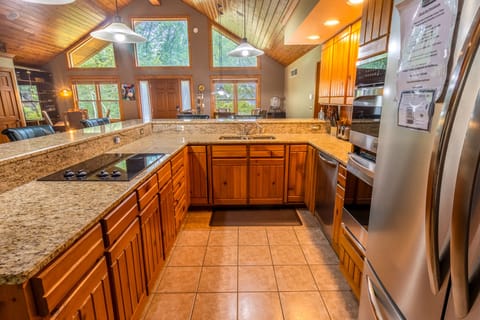 Main Level | Kitchen