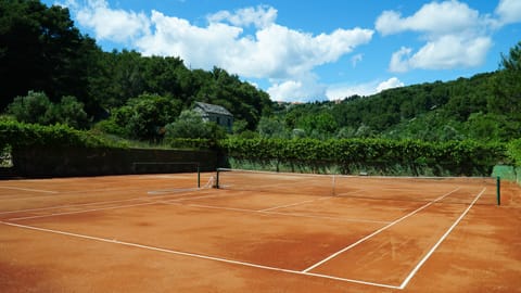Tennis court