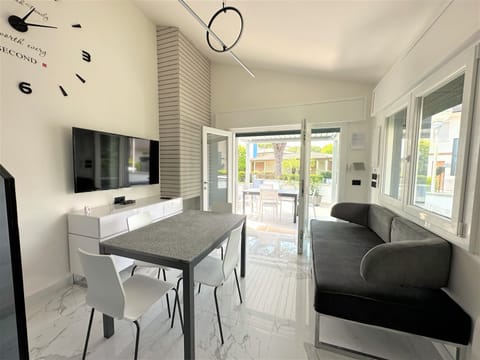 Apartment, 2 Bedrooms (B50936) | Living area | 19-inch flat-screen TV with satellite channels, TV