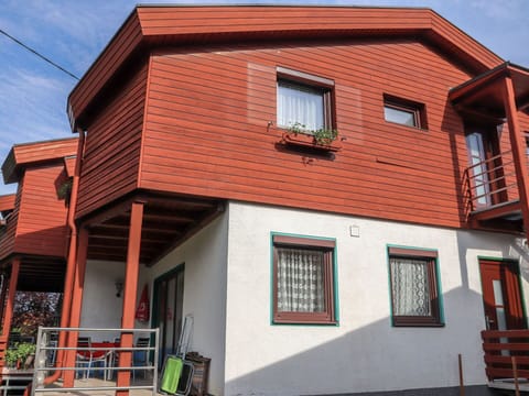 Sky, Building, Property, Window, Door, Wood, Plant, Architecture, Cottage