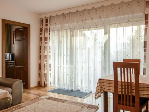 Curtain, Interior Design, Room, Furniture, Property, Window Treatment, Window Covering, Wall, Floor, Building