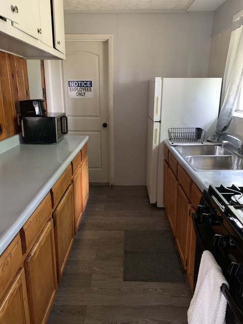 The Main House, 3 Bedroom | Private kitchen | Fridge, microwave, coffee/tea maker, toaster