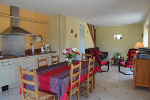 Cottage | Dining