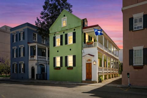 Exterior of the rental in downtown Charleston! Walk to just about anywhere on the peninsula. Looking forward to hosting you! 