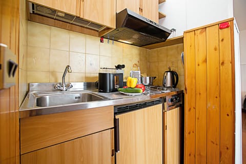 Fridge, microwave, stovetop, electric kettle