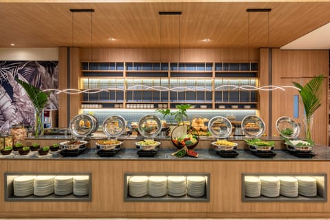 Daily buffet breakfast for a fee