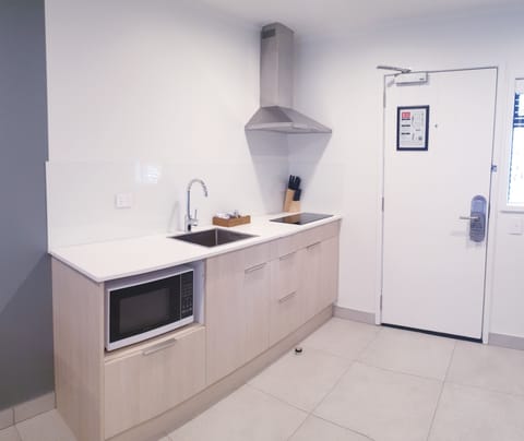 Standard Apartment, 1 Bedroom, Garden View | Private kitchen | Mini-fridge