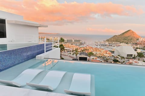 Enjoy the spectacular views from Villa Tanzanita de Law