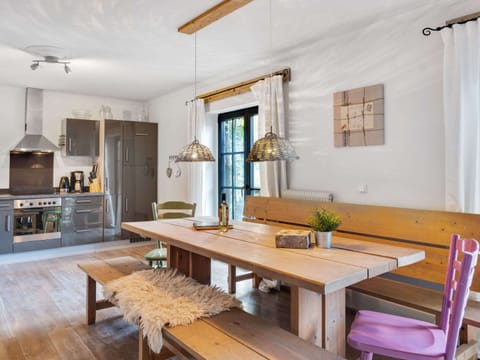 Chalet | Dining