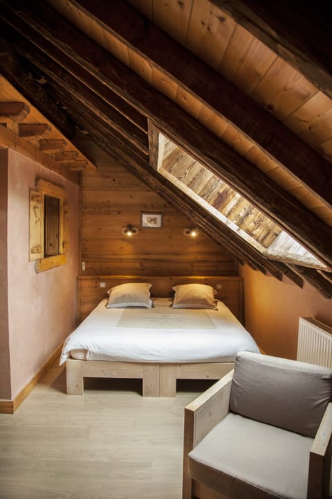 House | 6 bedrooms, individually furnished, bed sheets