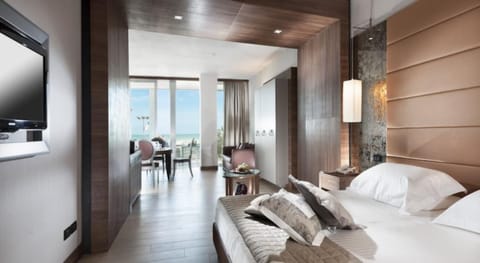 Presidential Suite, Sea View | Premium bedding, minibar, in-room safe, desk