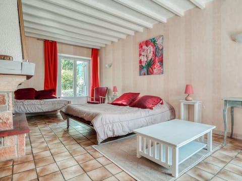 House | 3 bedrooms, individually furnished