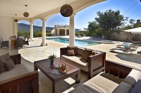 Villa | Balcony