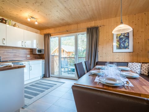 Chalet | Private kitchen | Highchair