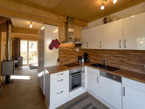 Chalet | Private kitchen | Highchair