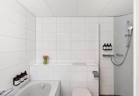 Standard Triple Room | Bathroom | Shower, eco-friendly toiletries, hair dryer, towels
