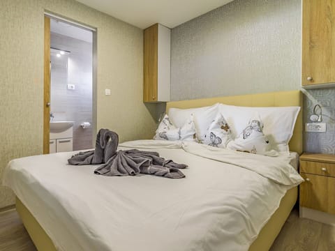 Furniture, Building, Comfort, Wood, Textile, Interior Design, Floor, Bed, Bed Frame, Wall