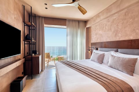 Premium bedding, minibar, in-room safe, desk