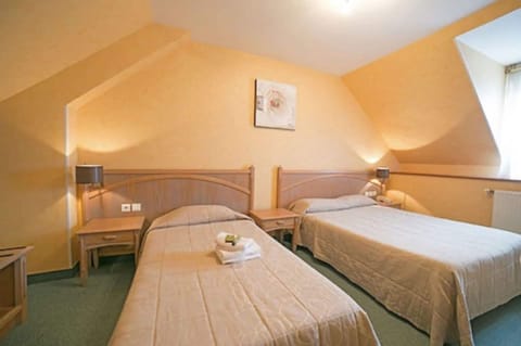 Comfort Triple Room | Premium bedding, desk, laptop workspace, soundproofing