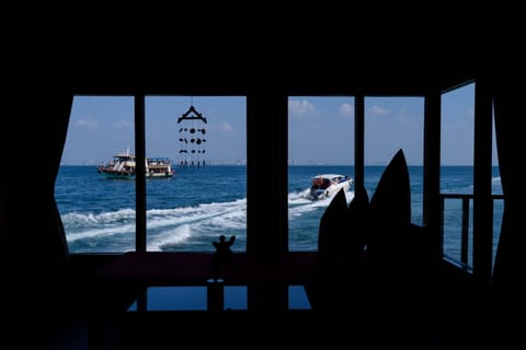 Suite (On Sea) | WiFi (free), bed sheets