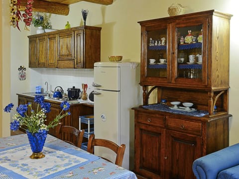 Cottage | Private kitchen | Highchair